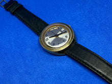 Load image into Gallery viewer, Vintage Timex Viscount Mens Water Resistant Self-Wind Automatic Mechanical Watch