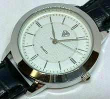 Load image into Gallery viewer, Unused DF Lady Silver Textured Dial Leather Analog Quartz Watch Hour~New Battery