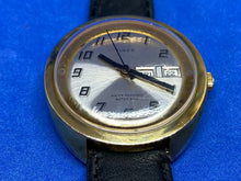 Load image into Gallery viewer, Vintage Timex Viscount Mens Water Resistant Self-Wind Automatic Mechanical Watch