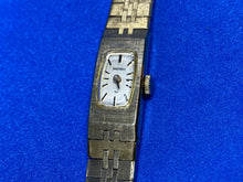 Load image into Gallery viewer, Vintage Seiko 1520-3339 Lady 17 Jewels Gold Tone Hand-Wind Mechanical Watch Hour