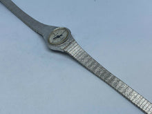 Load image into Gallery viewer, Vintage Juailee Lady 10k Gold Filled Band 17J Hand-Wind Mechanical Watch Hours