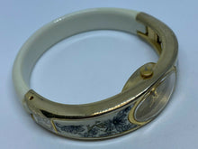 Load image into Gallery viewer, Vintage Quintel Lady Gold Tone Cuff Bangle Hand-Wind Mechanical Watch Hours