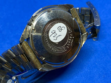 Load image into Gallery viewer, VTG Seiko DX 6106 Mens 17J Silver Blue Self-Wind Automatic Watch Hours~Day Date