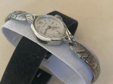 Load image into Gallery viewer, Vintage Waltham Lady 17J Genuine Diamonds Swiss Hand-Wind Mechanical Watch Hours