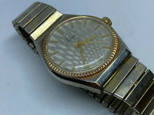 Load image into Gallery viewer, Vintage Solina Mens Fluted Bezel Stretch Band Hand-Wind Mechanical Watch Hours