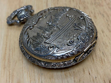 Load image into Gallery viewer, VTG Rubina Mens Hunting Theme Gold Tone Half-Hunter Hand-Wind Pocket Watch Hours