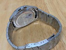 Load image into Gallery viewer, CHENXIN Men Submariner-Style Green Silver Analog Quartz Watch Hour~Date~New Batt