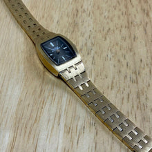 Load image into Gallery viewer, Vintage Le Gran Lady 17J Gold Tone Barrel Hand-Wind Up Mechanical Watch Hours