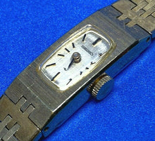Load image into Gallery viewer, Vintage Seiko 1520-3339 Lady 17 Jewels Gold Tone Hand-Wind Mechanical Watch Hour