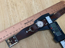 Load image into Gallery viewer, Vintage Timex Lady Silver Leather Bund Band Hand-Wind Mechanical Watch Hours