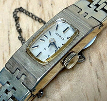 Load image into Gallery viewer, Vintage Seiko 1520-3339 Lady 17 Jewels Gold Tone Hand-Wind Mechanical Watch Hour