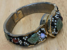 Load image into Gallery viewer, Vintage Norman Lady Natural Rock Faux Pearl Cuff Hand-Wind Mechanical Watch Hour