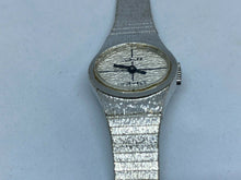 Load image into Gallery viewer, Vintage Juailee Lady 10k Gold Filled Band 17J Hand-Wind Mechanical Watch Hours