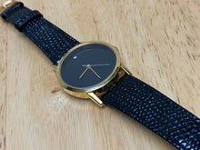 Load image into Gallery viewer, Vintage Unbranded Mens Classic Gold Tone Black Hand-Wind Mechanical Watch Hours