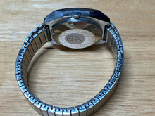 Load image into Gallery viewer, Vintage Geneva Hong Kong Men Silver Stretch Band Hand-Wind Mechanical Watch Hour
