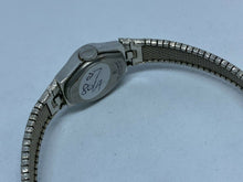 Load image into Gallery viewer, Vintage Juailee Lady 10k Gold Filled Band 17J Hand-Wind Mechanical Watch Hours
