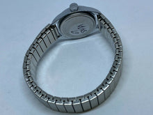 Load image into Gallery viewer, Vintage Geneva Lady Silver Fluted Bezel Stretch Hand-Wind Mechanical Watch Hours