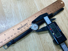 Load image into Gallery viewer, Vintage LA Marque Lady 17 Jewels Silver Leather Hand-Wind Mechanical Watch Hours