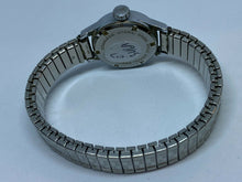 Load image into Gallery viewer, Vintage Gruen Lady 17 Jewels Silver Stretch Hand-Wind Mechanical Watch Hours