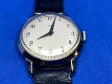 Load image into Gallery viewer, Nice Early Vintage Timex Mens Silver Leather Hand-Wind Mechanical Watch Hours