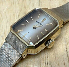 Load image into Gallery viewer, Vintage Seiko 11-3649 Lady 17 Jewels Gold Tone Hand-Wind Mechanical Watch Hours