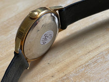 Load image into Gallery viewer, Vintage Timex Viscount Mens Gold Tone Self-Wind Automatic Mechanical Watch Hours