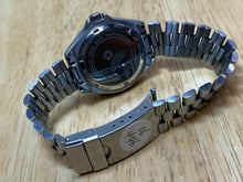 Load image into Gallery viewer, Swiss Military Lady 100m Move Bezel Diver Analog Quartz Watch Hour~Date~New Batt
