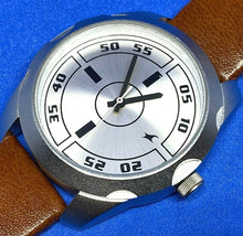Load image into Gallery viewer, Nice Fastrack India DD876 Mens 50m Leather Analog Quartz Watch Hours~New Battery
