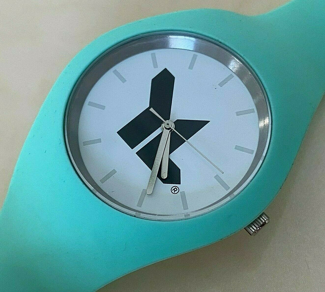 YL Logo Mens Green White Japan Movement Analog Quartz Watch Hours~New Battery