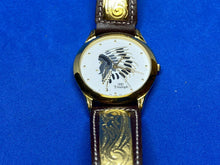 Load image into Gallery viewer, VTG Triumph Men Old Culture Style Fancy Band Analog Quartz Watch Hour~New Batter
