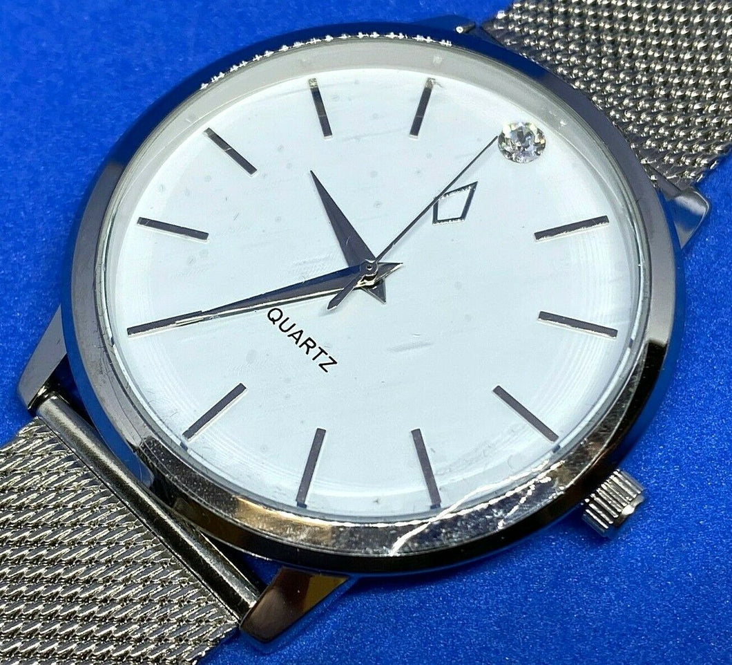 Unused Crystals From Swarovski Mens Silver Analog Quartz Watch Hours-New Battery