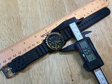 Load image into Gallery viewer, Everlast Men 30m Gold-Black Moving Bezel Analog Quartz Watch Hours~Date~New Batt
