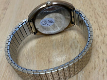 Load image into Gallery viewer, Vintage Elgin Swiss Mens Gold Tone Self-Winding Automatic Watch Hours~Day Date
