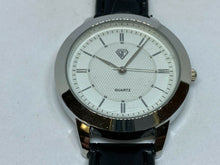 Load image into Gallery viewer, Unused DF Lady Silver Textured Dial Leather Analog Quartz Watch Hour~New Battery
