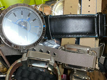 Load image into Gallery viewer, Watch Lot 17+LBS Mixed Men Lady Analog Digital Quartz Watches~All Complete~FS625
