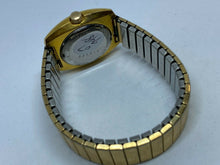 Load image into Gallery viewer, Vintage Juwel Swiss Lady  21J Gold Plate Stretch Self-Wind Automatic Watch Hours
