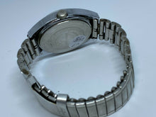 Load image into Gallery viewer, Stunning VTG Timex Marlin Mens Silver Hand-Wind Mechanical Watch Hours~Day Date
