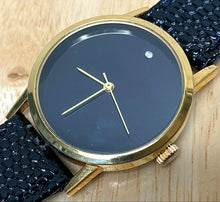 Load image into Gallery viewer, Vintage Unbranded Mens Classic Gold Tone Black Hand-Wind Mechanical Watch Hours
