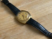 Load image into Gallery viewer, Vintage Timex Viscount Mens Gold Tone Self-Wind Automatic Mechanical Watch Hours
