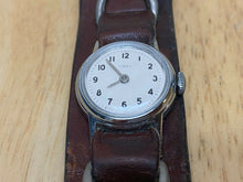 Load image into Gallery viewer, Vintage Timex Lady Silver Leather Bund Band Hand-Wind Mechanical Watch Hours
