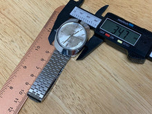 Load image into Gallery viewer, Vintage Feature Deluxe Mens Silver Swiss Movt Hand-Wind Mechanical Watch Hours

