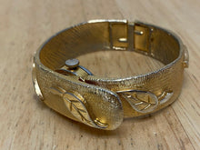 Load image into Gallery viewer, Vintage Pilgrim Lady 17J Gold Tone Cuff Bangle Hand-Wind Mechanical Watch Hours
