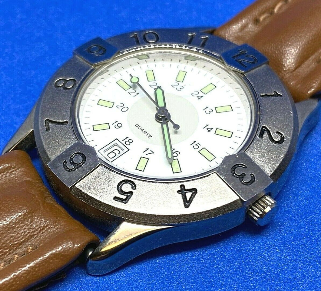 Vintage Avon Men Silver White Leather Analog Quartz Watch Hours~Date~New Battery