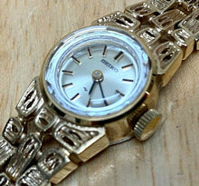 Load image into Gallery viewer, Vintage Seiko 11-0549 Lady 17 Jewels Gold Tone Hand-Wind Mechanical Watch Hours
