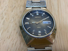 Load image into Gallery viewer, Vintage Seiko DX 6106 Men 17J Gold Tone Self-Wind Automatic Watch Hours~Day Date
