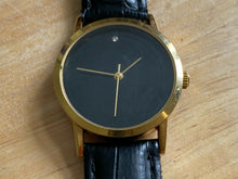 Load image into Gallery viewer, VTG Unbranded Mens 17 Jewels Gold Tone Leather Hand Wind Mechanical Watch Hours
