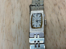 Load image into Gallery viewer, Vintage Seiko 1520-3339 Lady 17 Jewels Gold Tone Hand-Wind Mechanical Watch Hour
