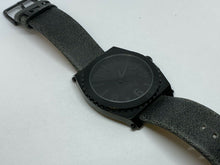 Load image into Gallery viewer, Nice Shark Freestyle Men 50m Black Leather Analog Quartz Watch Hour~New Battery

