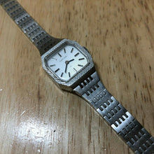 Load image into Gallery viewer, Vintage Baylor Swiss Lady 17J Silver Barrel Hand-Winding Mechanical Watch Hours
