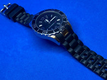 Load image into Gallery viewer, Isaac Mizrahi Mens Japan Movt Silver Black Analog Quartz Watch Hours~New Battery
